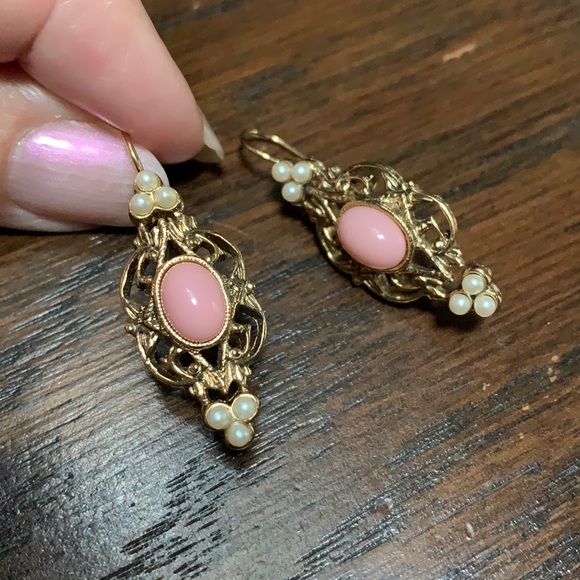 Jewelry - Pretty Filigree Earrings
